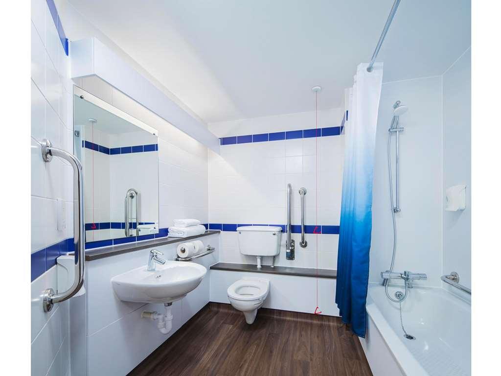 Travelodge Bristol Central Anchor Road Szoba fotó