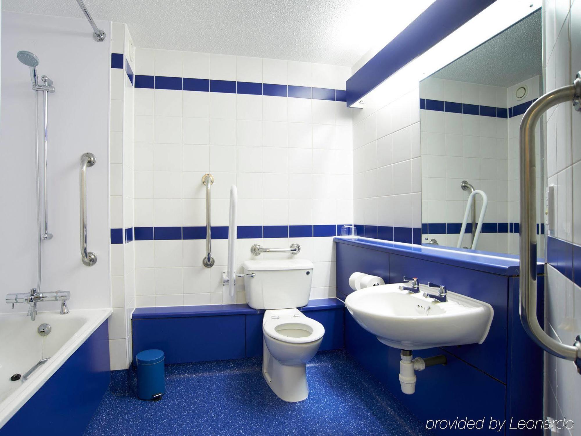 Travelodge Bristol Central Anchor Road Kültér fotó