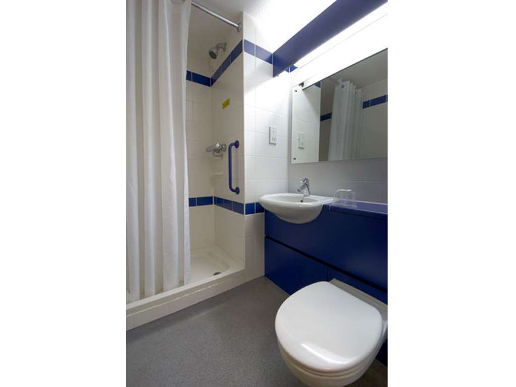 Travelodge Bristol Central Anchor Road Szoba fotó