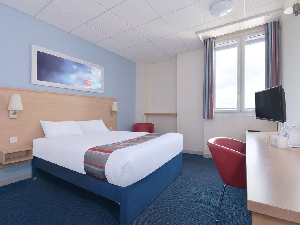 Travelodge Bristol Central Anchor Road Szoba fotó